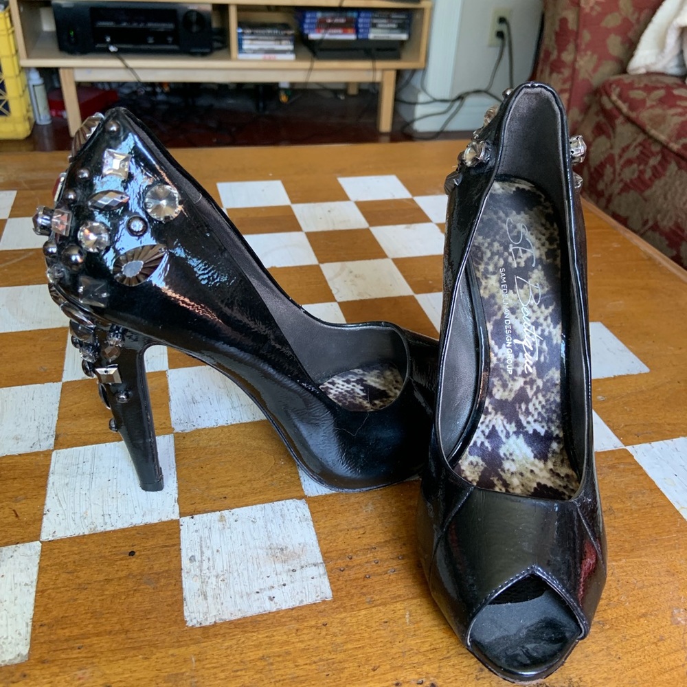 Sexy Jeweled Pumps